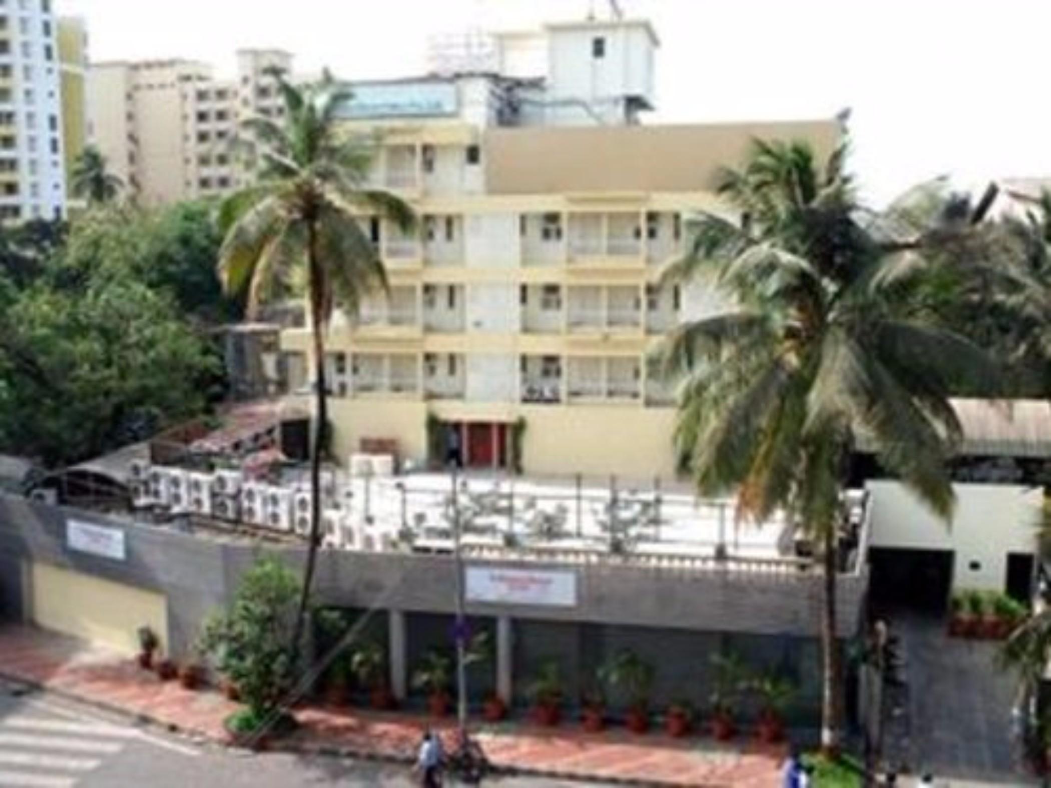 Hotel Metro Palace Mumbai Exterior photo